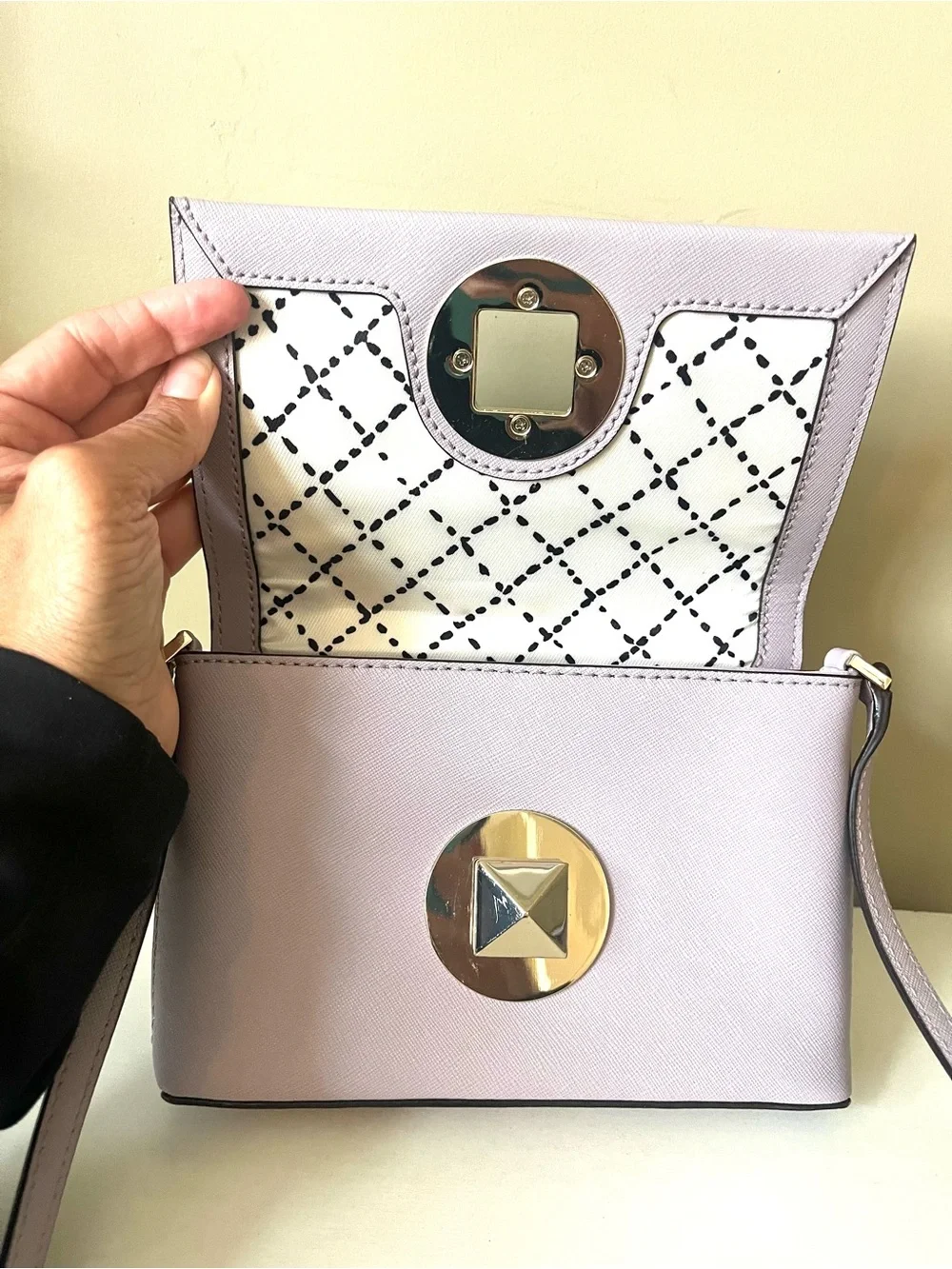 Kate Spade Newbury Lane Sally Saffiano Leather Crossbody bag in Lilac
